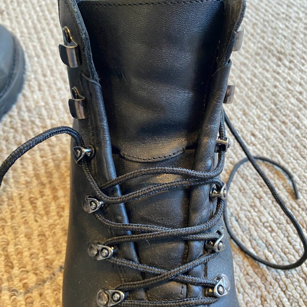 Men's Black Leather Lace-Up Hiking Boots - Picture 2 of 9